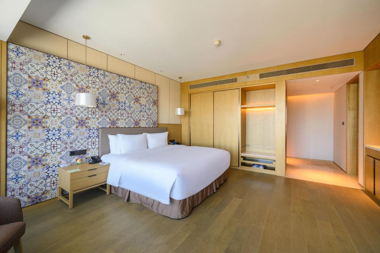 Отель Wyndham Grand Plaza Royale Yuzhou Xiamen Wuyuan Bay Экстерьер фото
