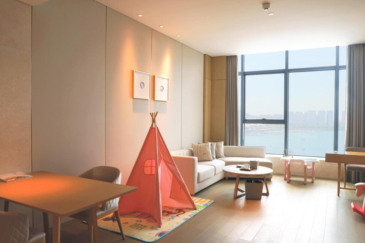 Отель Wyndham Grand Plaza Royale Yuzhou Xiamen Wuyuan Bay Экстерьер фото