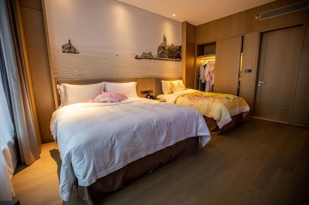 Отель Wyndham Grand Plaza Royale Yuzhou Xiamen Wuyuan Bay Экстерьер фото