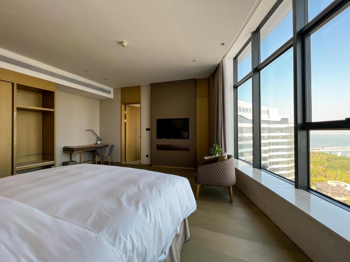 Отель Wyndham Grand Plaza Royale Yuzhou Xiamen Wuyuan Bay Экстерьер фото