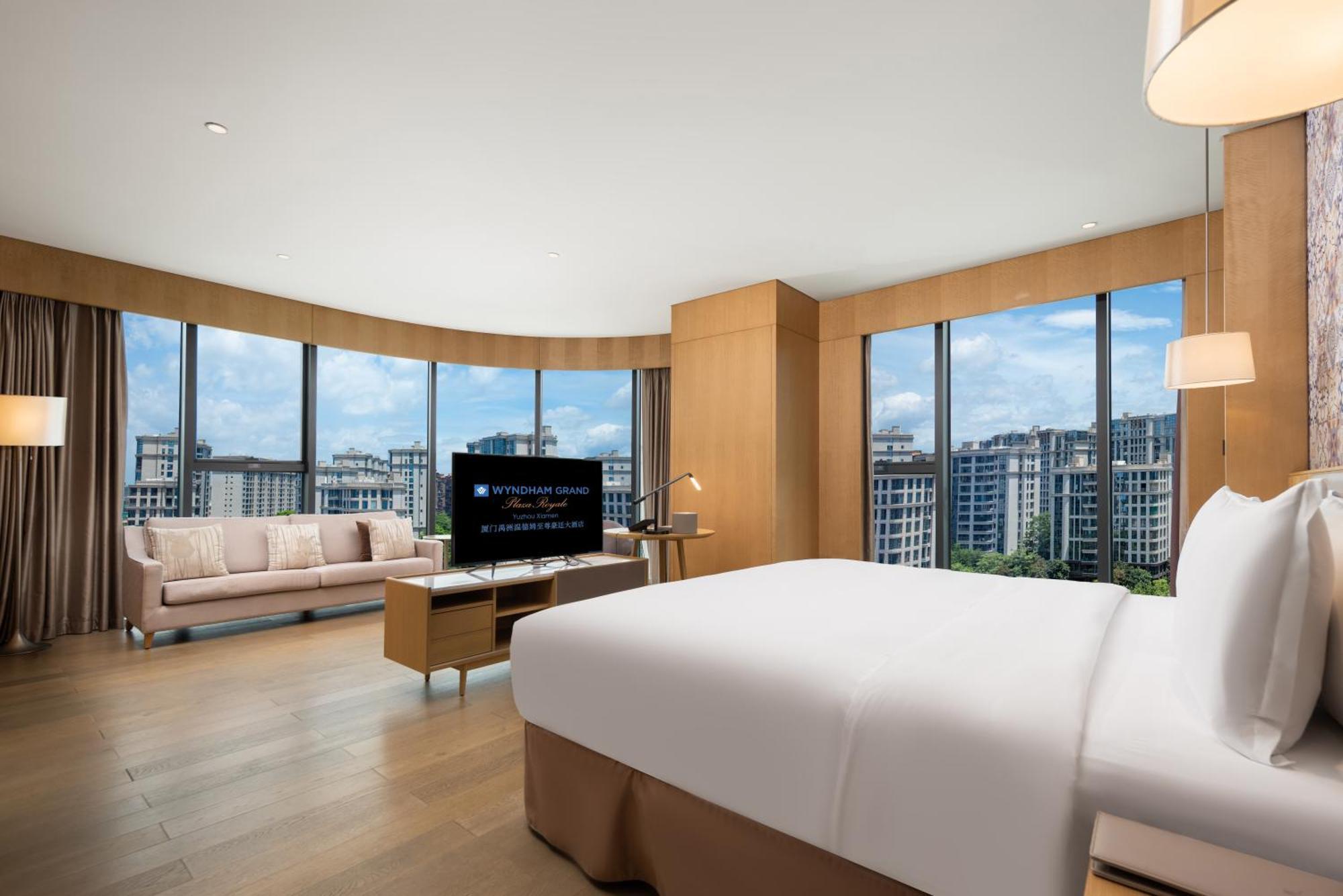 Отель Wyndham Grand Plaza Royale Yuzhou Xiamen Wuyuan Bay Экстерьер фото