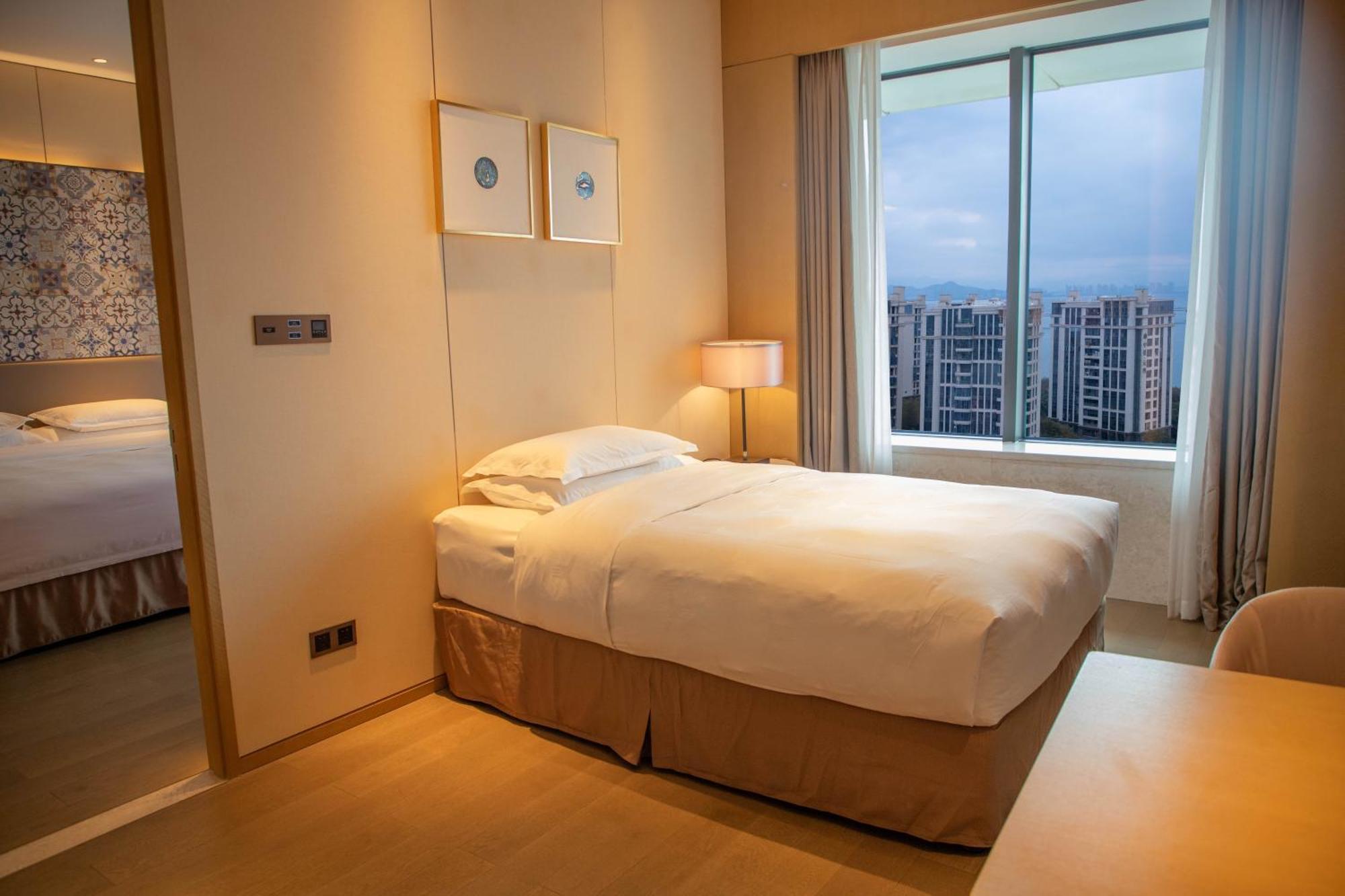 Отель Wyndham Grand Plaza Royale Yuzhou Xiamen Wuyuan Bay Экстерьер фото